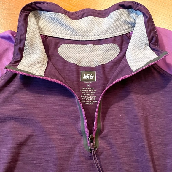 REI 1/4 Zip - Picture 2 of 6